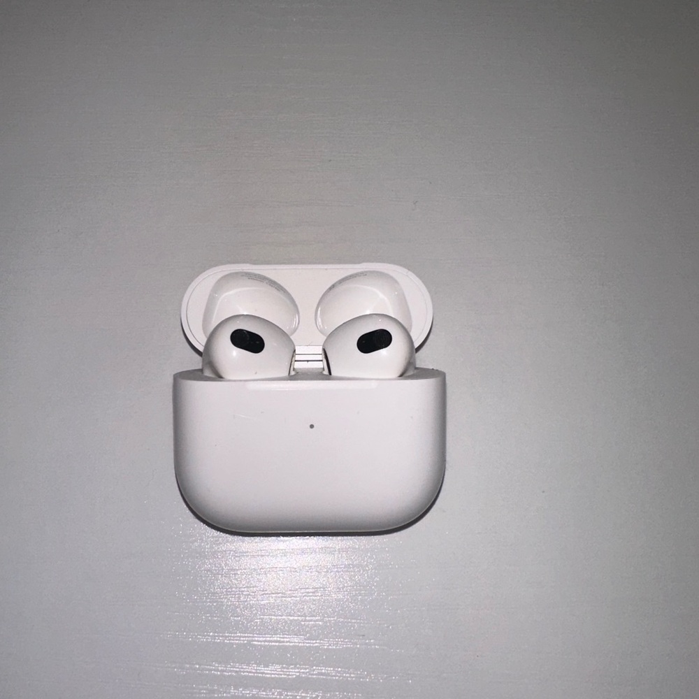 Apple White Earbud Headphones